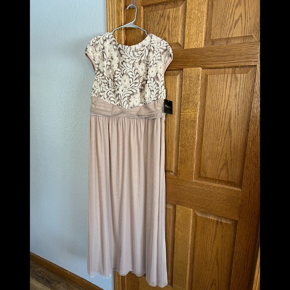 Brianna champagne dress with lace and satin new with tags size 18